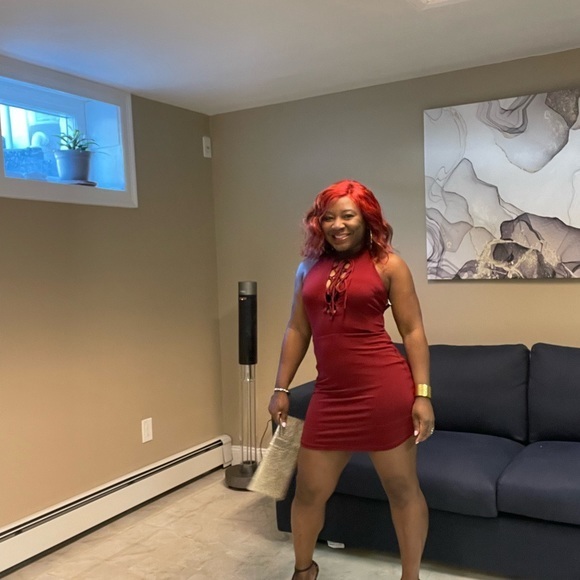 Backless red dress - Picture 7 of 8